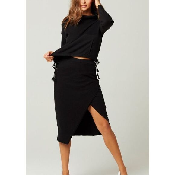 New. L*SPACE cropped sweatshirt. Retails $129. Small - Picture 9 of 13